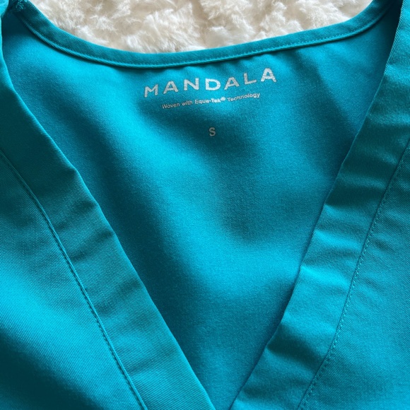 Mandala Scrub Set - Picture 2 of 5